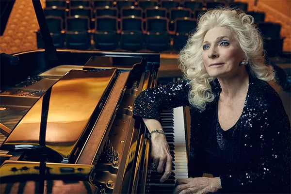 JUDY COLLINS